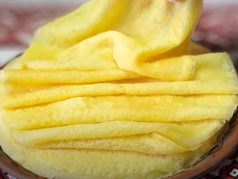 Додайте це до борошна – і млинці вийдуть неймовірно смачними, тонкими й еластичними. Рецепт ідеального тіста