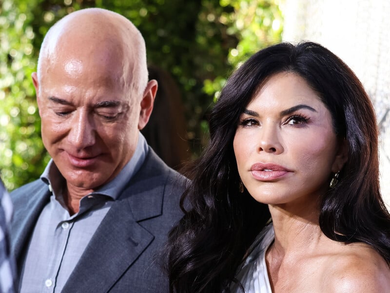 Яхти, зірки, поліція й протести. Що зараз відбувається у Венеції через весілля Безоса й Санчес. Фото