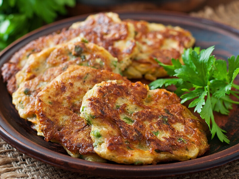 Додайте це до кабачка – й оладки вийдуть дуже смачними, соковитими й ніжними. Простий і доступний рецепт