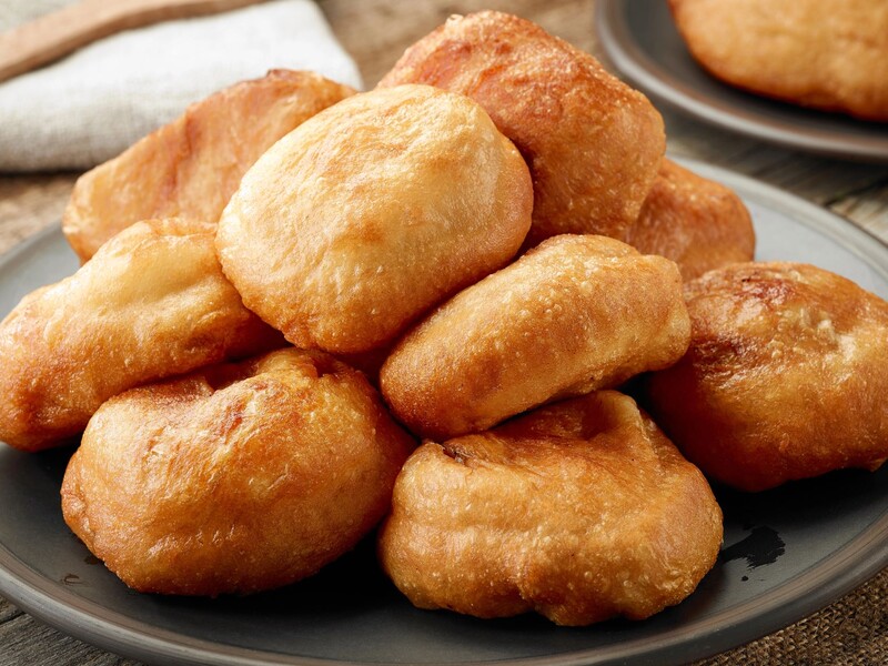 Пів години – і готова ціла гора надзвичайно смачних пиріжків. Простий рецепт швидкого заварного тіста