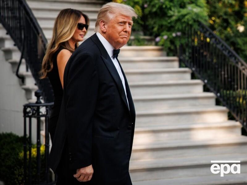 "Народ утомився". Трампа голосно освистали, коли він з'явився на публіці "Народ утомився". Трампа голосно освистали, коли він з'явився на публіці