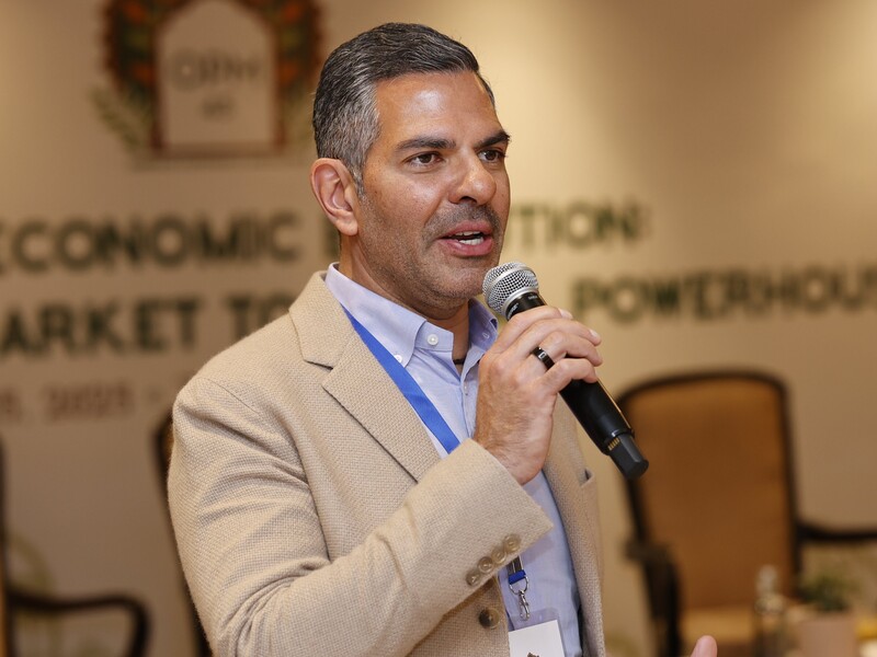 Мільярдера вжалила бджола – він помер на місці Мільярдера вжалила бджола – він помер на місці