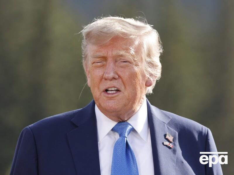 "Гнати сцяним шматтям треба, щоб і духу не було". Мозгова висловилася про "всратого стратега" Трампа