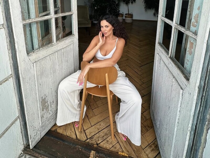 У мережі з'явилося відео запального танцю Каменських у білизні