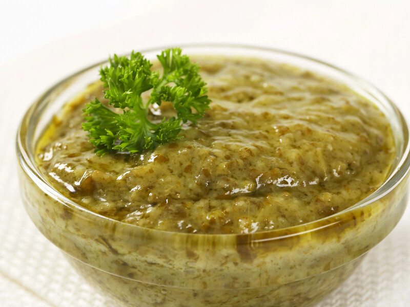 Це стане ідеальним доповненням до м'яса. Майонез чімічурі