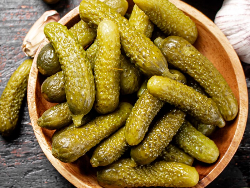 Додайте це в маринад – і малосольні огірки вийдуть дуже смачними й хрумкими. Найшвидший рецепт