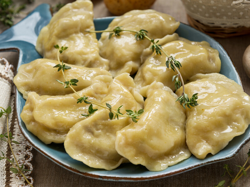 Додайте це до борошна – і тісто на вареники вийде надзвичайно смачним. Швидкий рецепт