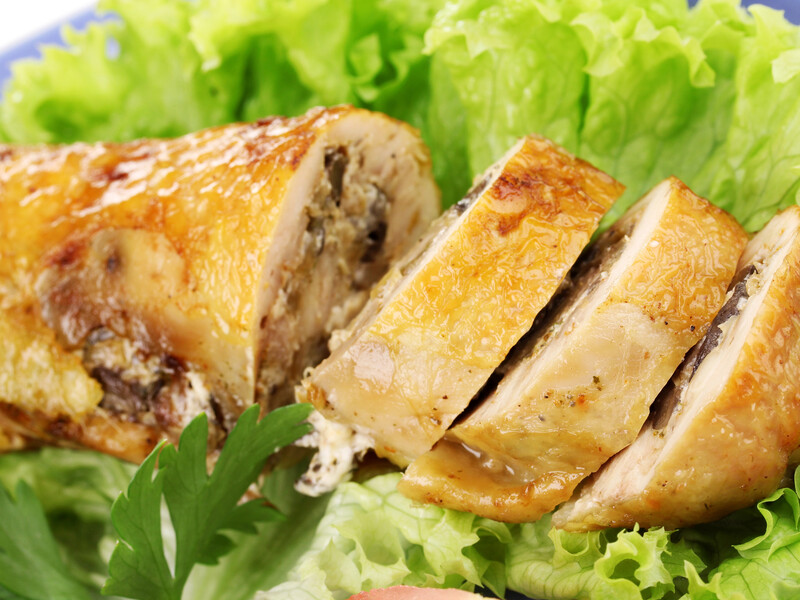 Подавайте з картопляним пюре або гречкою. Закарпатські завиванці з грибною підливою