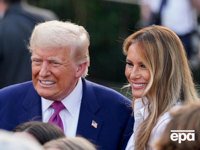 "Вона ненавидить його до чортиків". Біограф заявив, що Меланія Трамп більше не живе з президентом США "Вона ненавидить його до чортиків". Біограф заявив, що Меланія Трамп більше не живе з президентом США