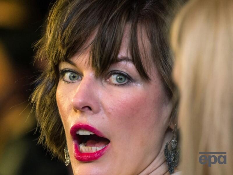 Матір Йовович, яка підтримує Україну, назвала онучку "російською" дівчинкою. Фото Матір Йовович, яка підтримує Україну, назвала онучку "російською" дівчинкою. Фото