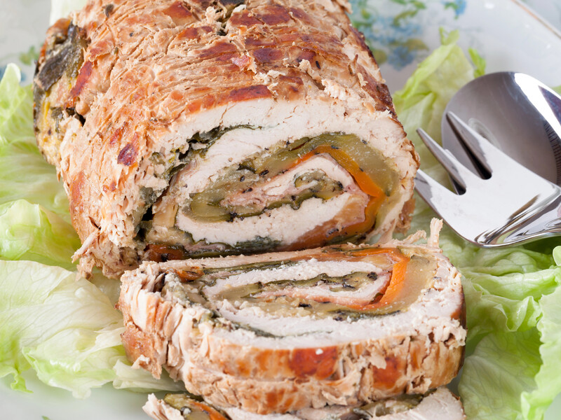 Загорніть цю начинку у філе – й отримаєте неймовірно ніжний і соковитий рулет. Швидкий рецепт