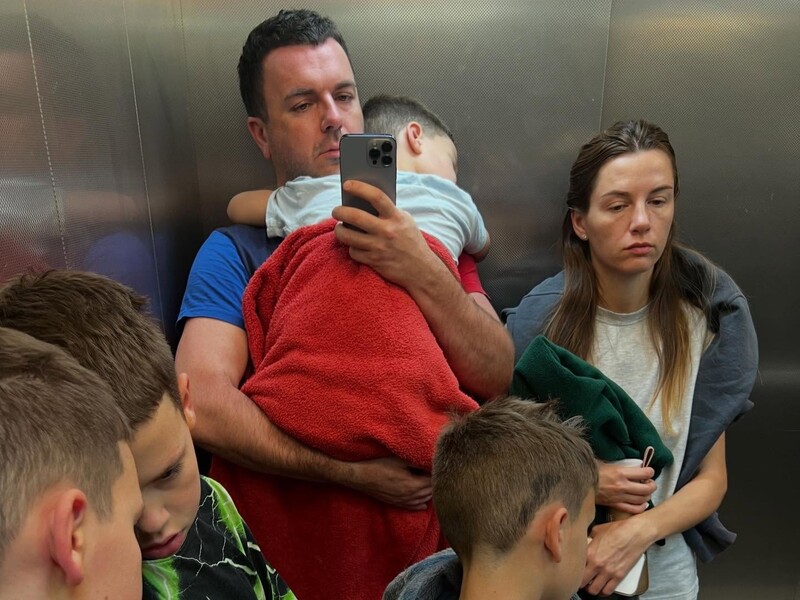 "Діти здригались від вибухів. Поляки стурбовані, піднімали авіацію". Кияни відреагували на обстріл столиці "Діти здригались від вибухів. Поляки стурбовані, піднімали авіацію". Кияни відреагували на обстріл столиці