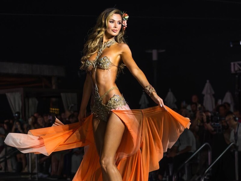 У Маямі моделі запалили в найвідвертіших бікіні. Фото