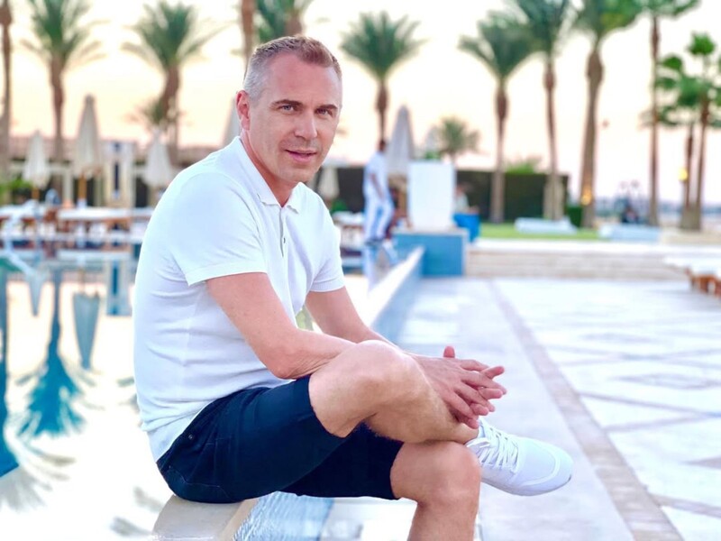 Філолог Авраменко, якого запідозрили в утечі з країни, уперше відреагував на скандал