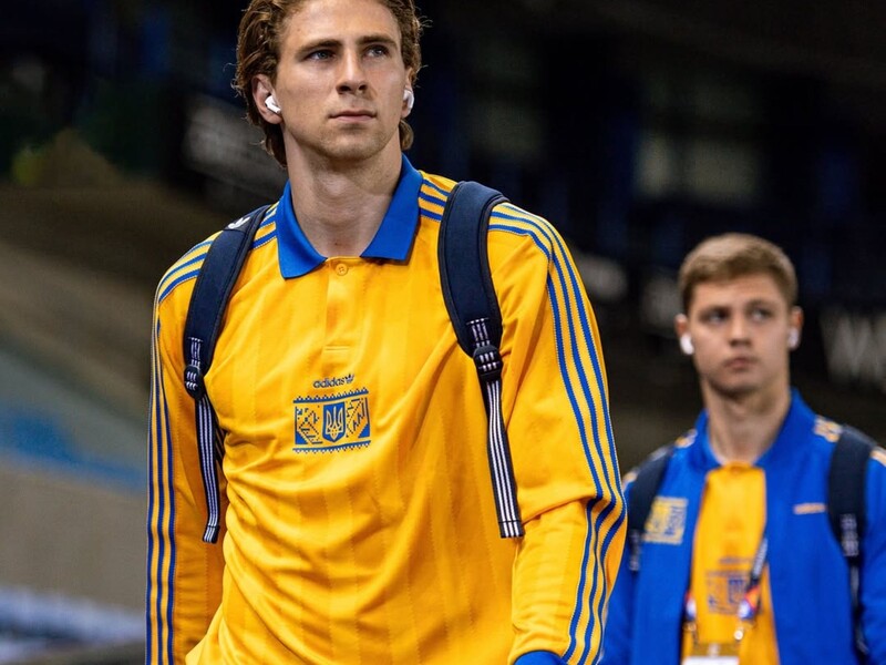 Який вигляд має й чим займається 23-річна дружина футболіста Забарного. Фото