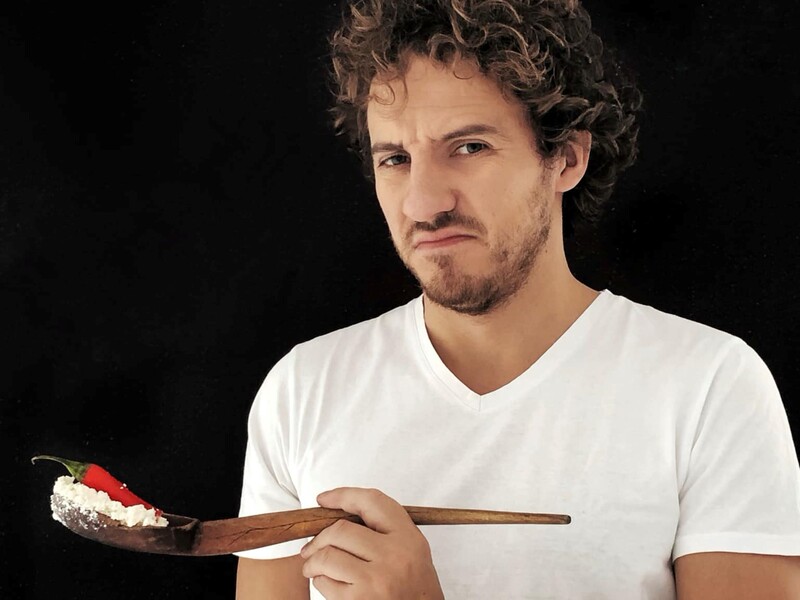 Клопотенко зізнався, що в його ресторанах їжу готують без рукавичок, і показав, що з ними не так Клопотенко зізнався, що в його ресторанах їжу готують без рукавичок, і показав, що з ними не так