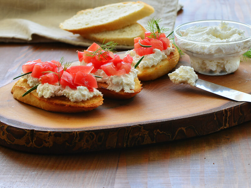 Готується за лічені хвилини з мінімуму продуктів. Дуже смачна сирна намазка