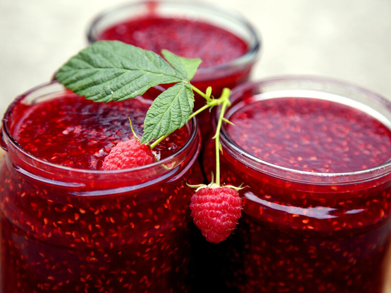 "Густе, хоч на батон масти". Малинове варення з бананом