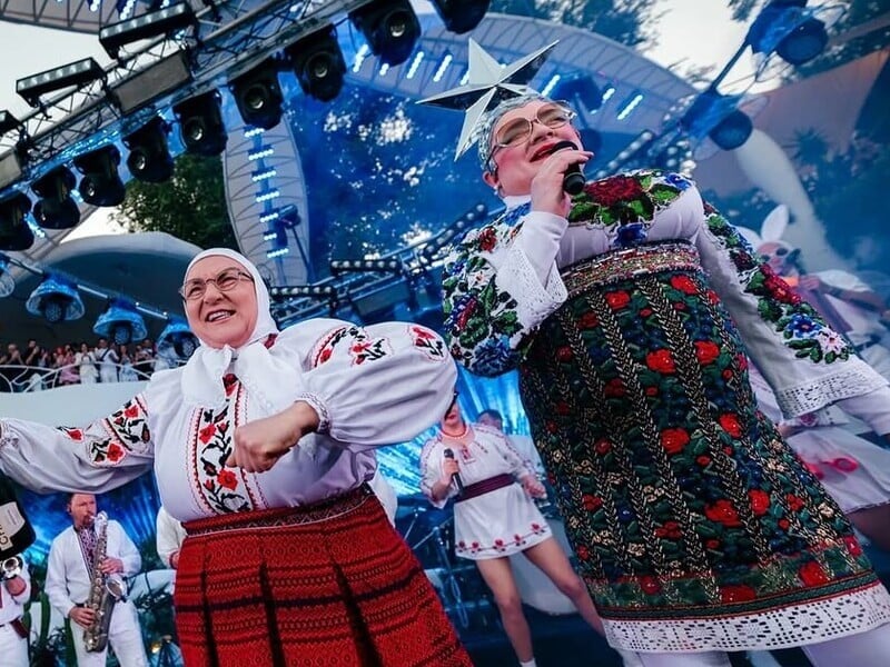 Мама Сердючки після мовного скандалу звернулася до підписників. Фото