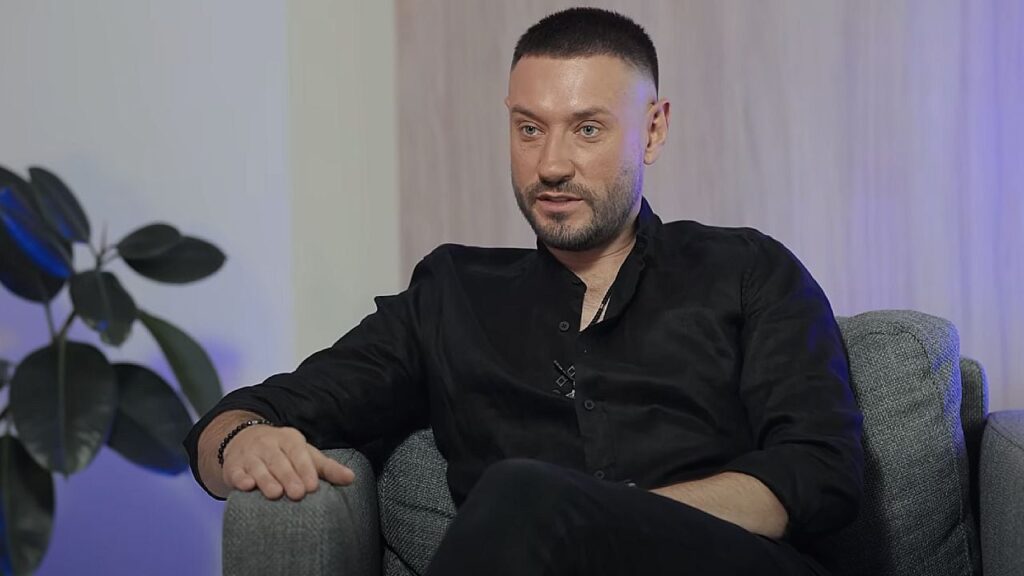 Всі нормальні мужики – підкаблучники: співак Кравченко вперше заговорив про дружину Всі нормальні мужики – підкаблучники: співак Кравченко вперше заговорив про дружину