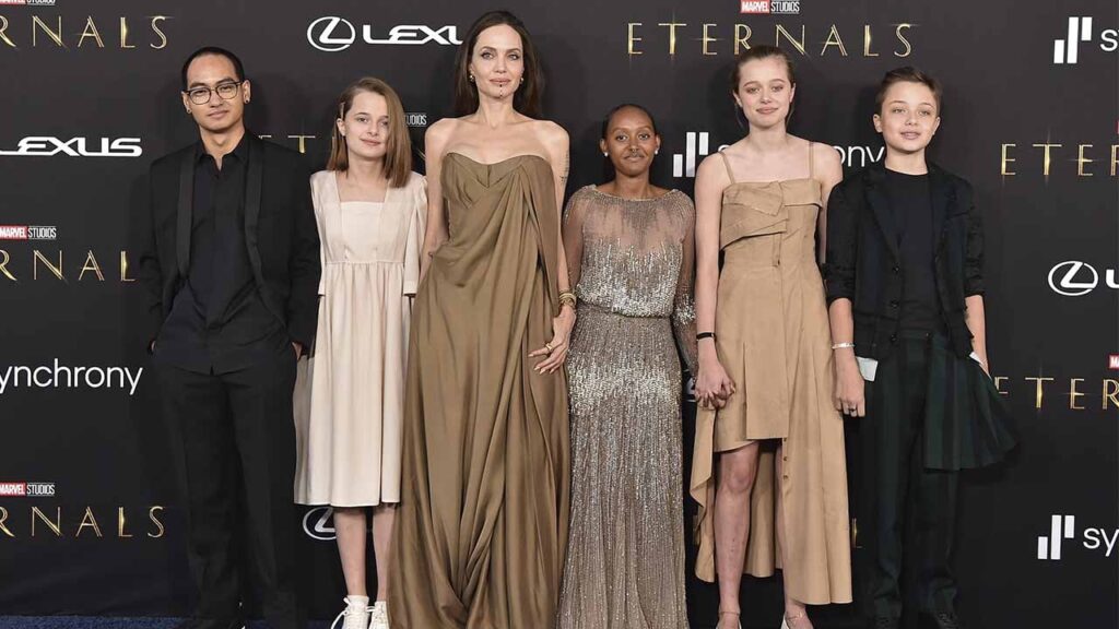 Тепер не Шайло: донька Анджеліни Джолі і Бреда Пітта змінила імʼя