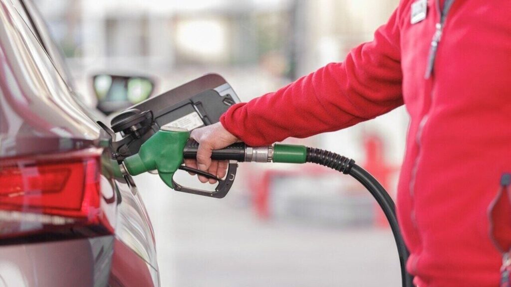 РФ готується до нового витка інфляції: бензин здорожчав на 18% РФ готується до нового витка інфляції: бензин здорожчав на 18%