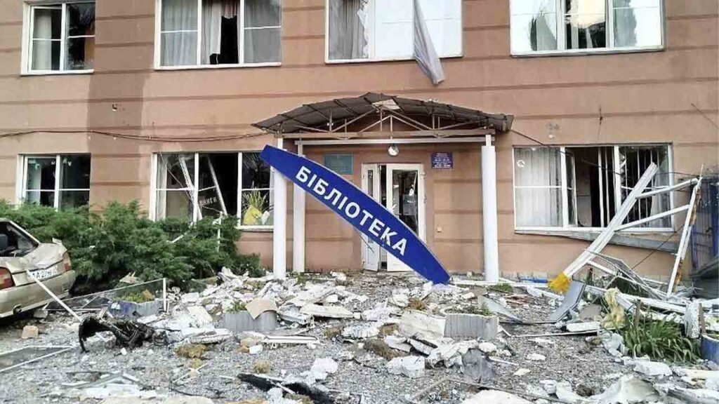 Під час атаки РФ у Києві постраждала бібліотека імені Сковороди