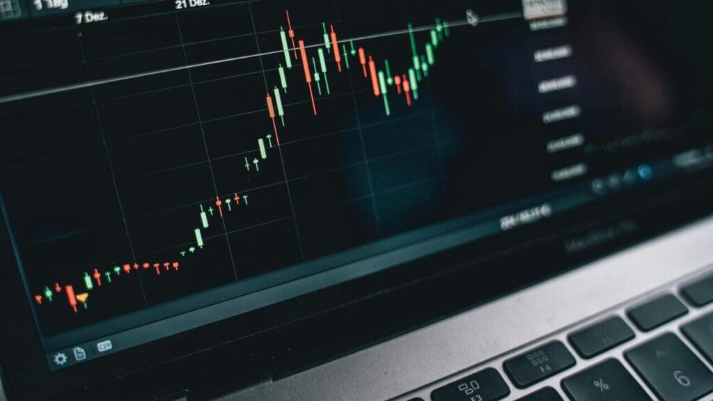 Дефолт України за ВВП-варантами: наслідки для банків та звичайних громадян Дефолт України за ВВП-варантами: наслідки для банків та звичайних громадян