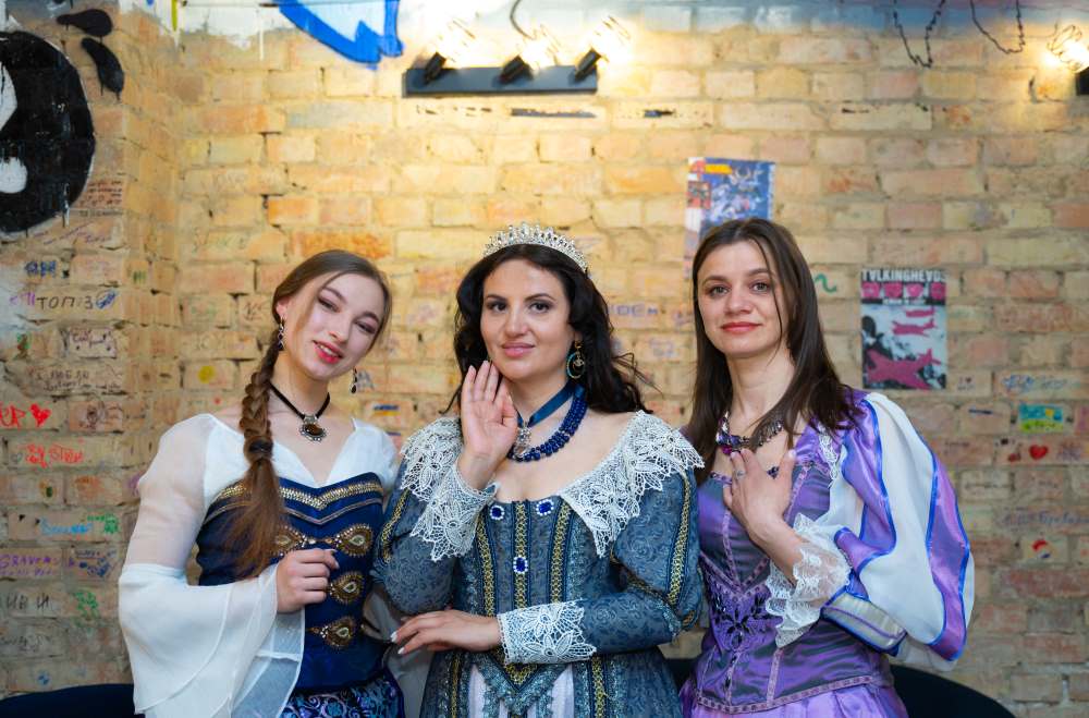 “Бабусини пироги: Смак традицій і сила поколінь – новий формат, нові історії, нове життя української кулінарії”