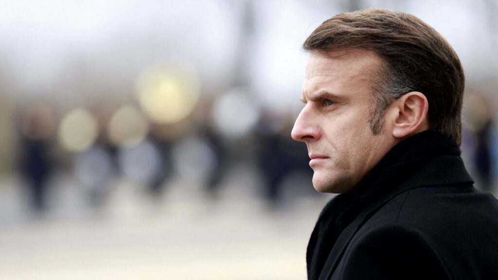 Президент Франції відвідав Гренландію, яку хоче взяти під контроль Трамп