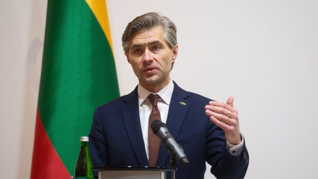 Наш потяг мав пройти крізь шквал ракет і БпЛА: глава МЗС Литви про поїздку до Києва Наш потяг мав пройти крізь шквал ракет і БпЛА: глава МЗС Литви про поїздку до Києва
