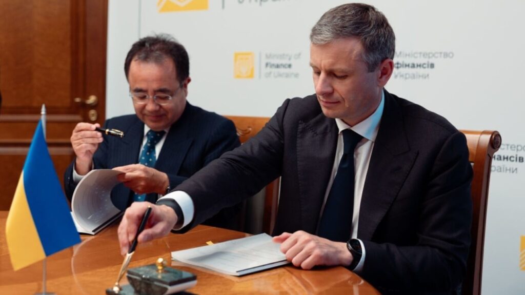 Україна підписала угоду з Японією для отримання $3 млрд від заморожених активів РФ — Шмигаль Україна підписала угоду з Японією для отримання $3 млрд від заморожених активів РФ — Шмигаль
