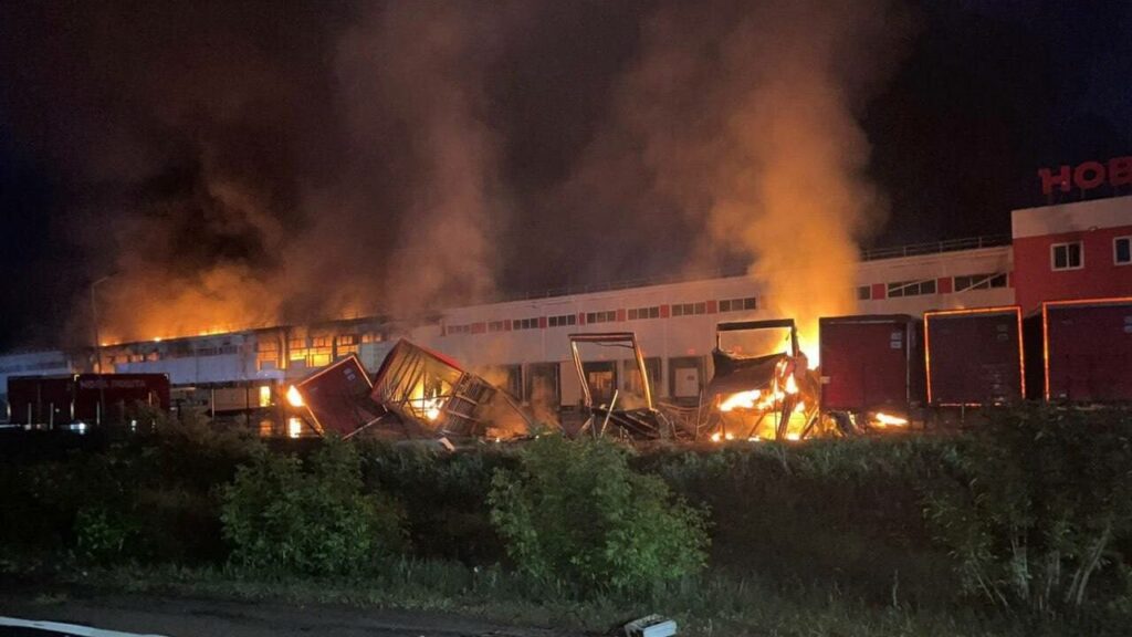 Нічна атака на Балаклію: на підприємстві загинув чоловік, ще одного поранено