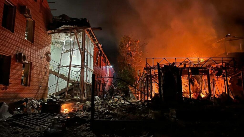 Обстріл Полтавщини: пошкоджено склади, адмінбудівлі та кав’ярню, є постраждалі