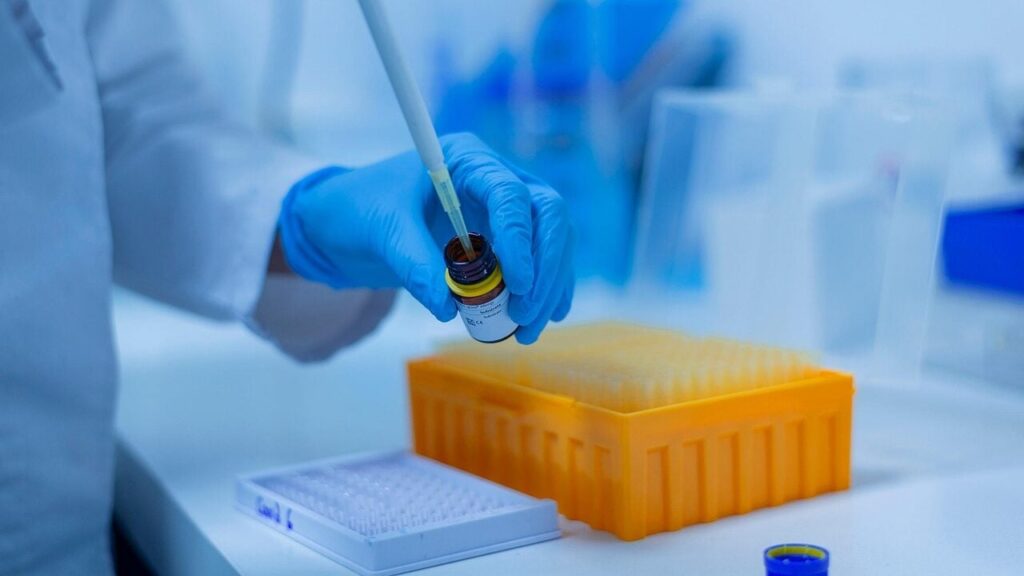 Новий Covid-штам викликає симптоми, відмінні від очікуваних — ВООЗ