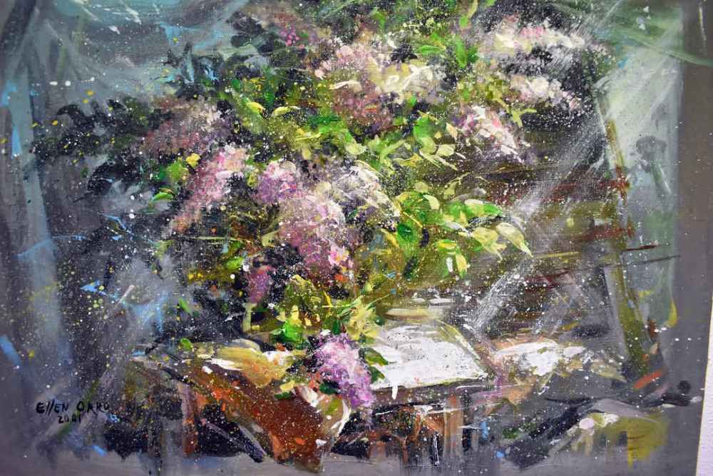 “Бузок і Тюльпани”: у Києві відкрилася виставка, що лікує душу мистецтвом і красою квітів