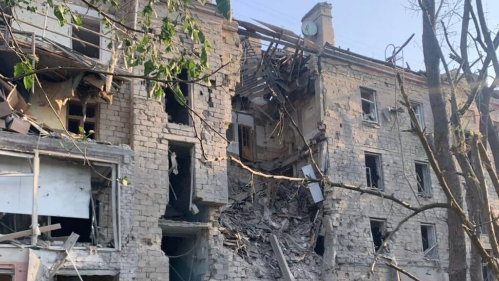 Обстріл Херсона 5 червня: РФ вдарила авіабомбами, є руйнування та постраждалі