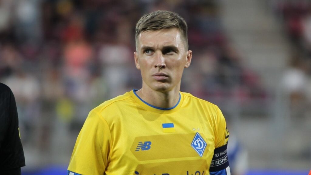 Має нюанси, пов’язані з паспортом: Сидорчук про стосунки з росіянином у клубі