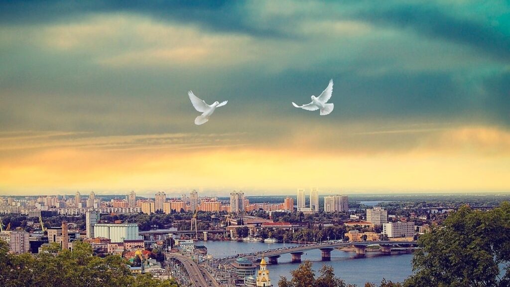 Не проспи початок дня: коли світанок в Києві на початку літа