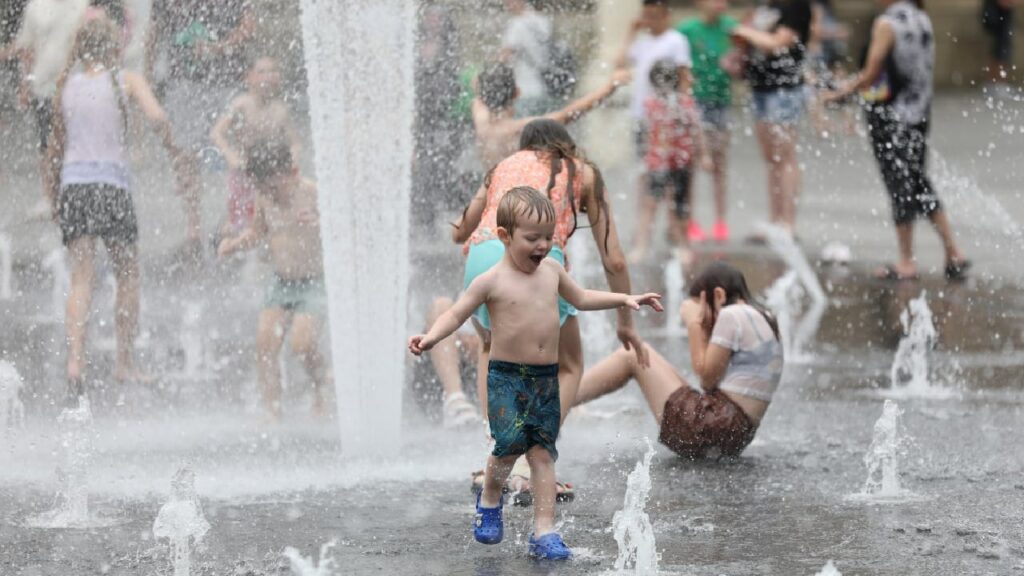 Аномальна спека: за три дні червня у Києві зафіксували п’ять рекордів