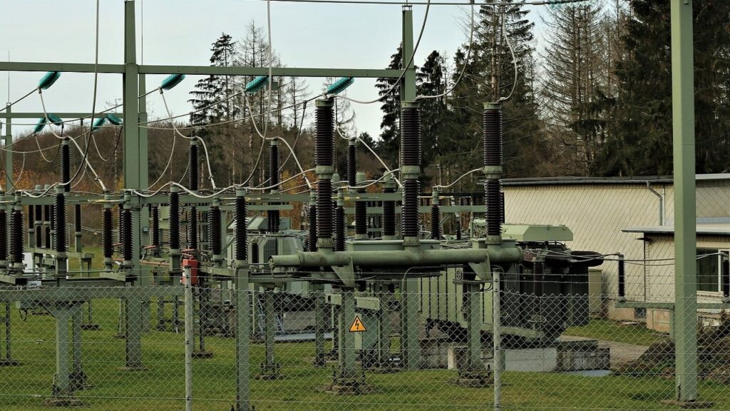 Атакували підстанцію: агенти ГУР знеструмили обʼєкти ВПК та армії РФ у Калінінграді