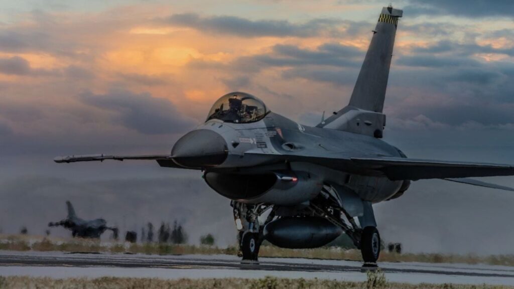 Американський пілот врятував британський спецназ акустичним ударом з F-16 Американський пілот врятував британський спецназ акустичним ударом з F-16