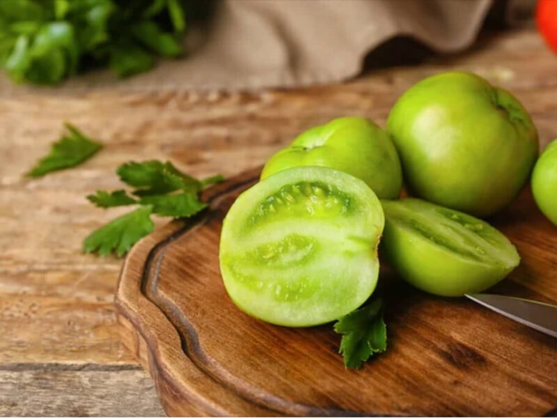 Маринуються одну ніч без холодильника. Найсмачніша закуска із зелених помідорів