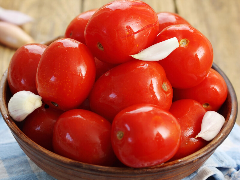 Просто додайте це в розсіл – і консервовані помідори вийдуть дуже смачними. Найкращий рецепт