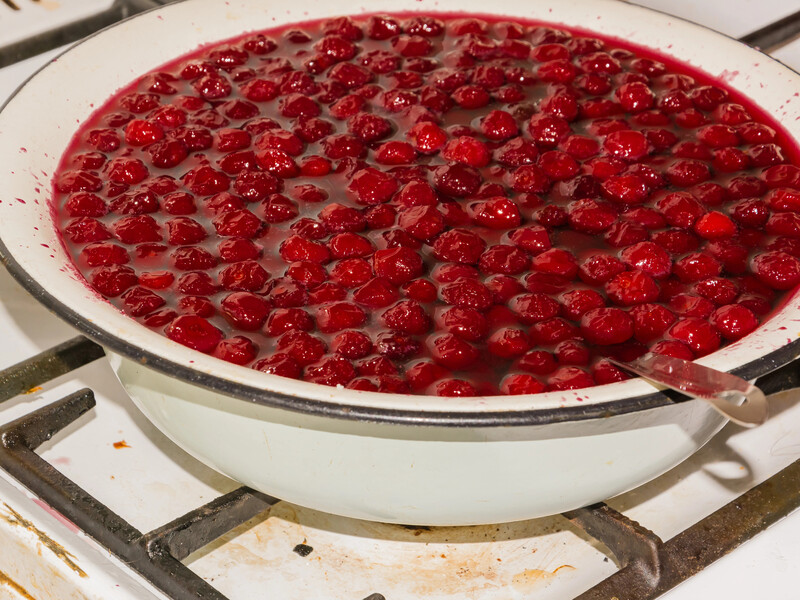 Просто додайте це – і за п'ять хвилин неймовірне малинове варення готове. Перевірений рецепт