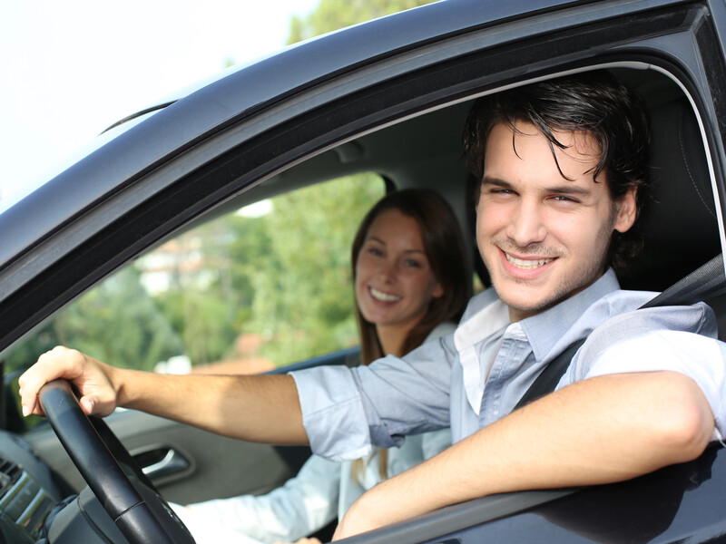 Досвідчені водії не сідають за кермо, доки не зроблять цього п'ять разів. Лайфхак, який урятує від спеки