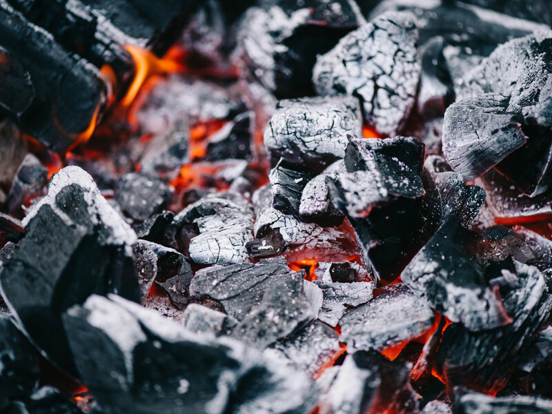 Що робить попіл непотрібним та шкідливим добривом