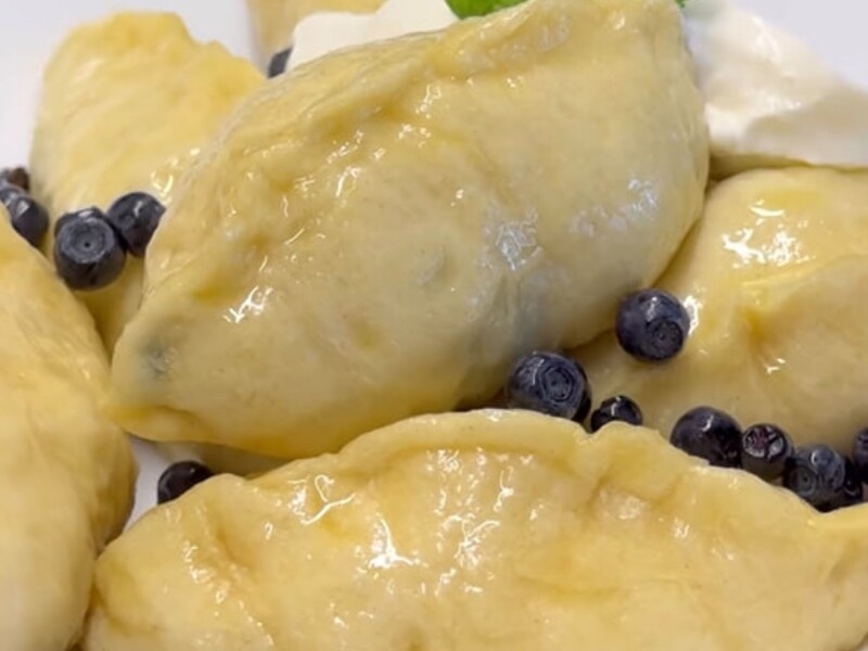 Пишні і смачні вареники можна приготувати за цим рецептом. Лише додайте це до борошна