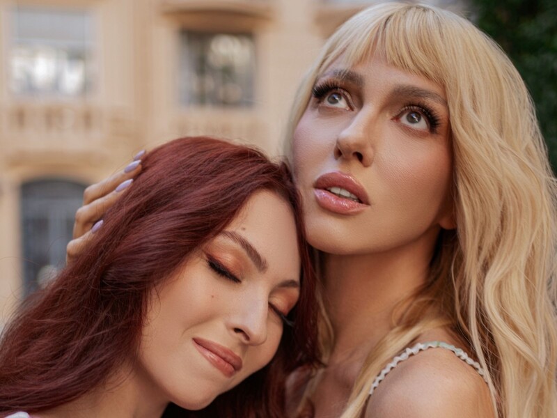 "Отак і взнаю, що стала бабусею". 46-річна Полякова висловилася про заручини доньки