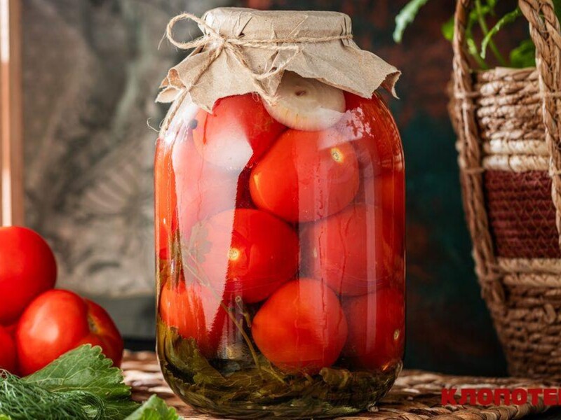 Додайте це у воду – і вийде неймовірно смачний маринад для помідорів. Простий рецепт консервації